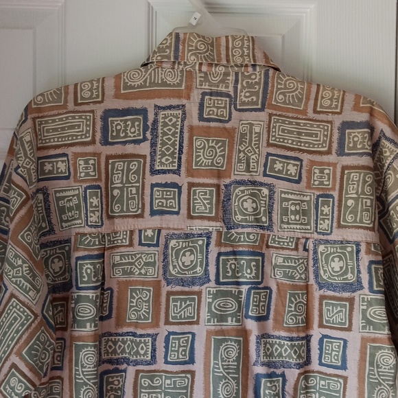 Shirt - Picture 4 of 7